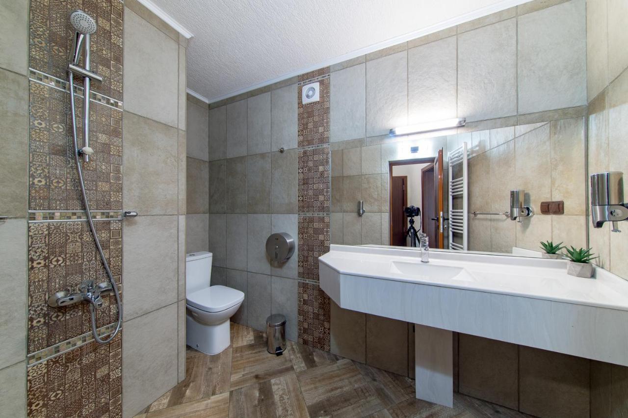 Българче Хотел - Ресторант Smoljan Exterior foto